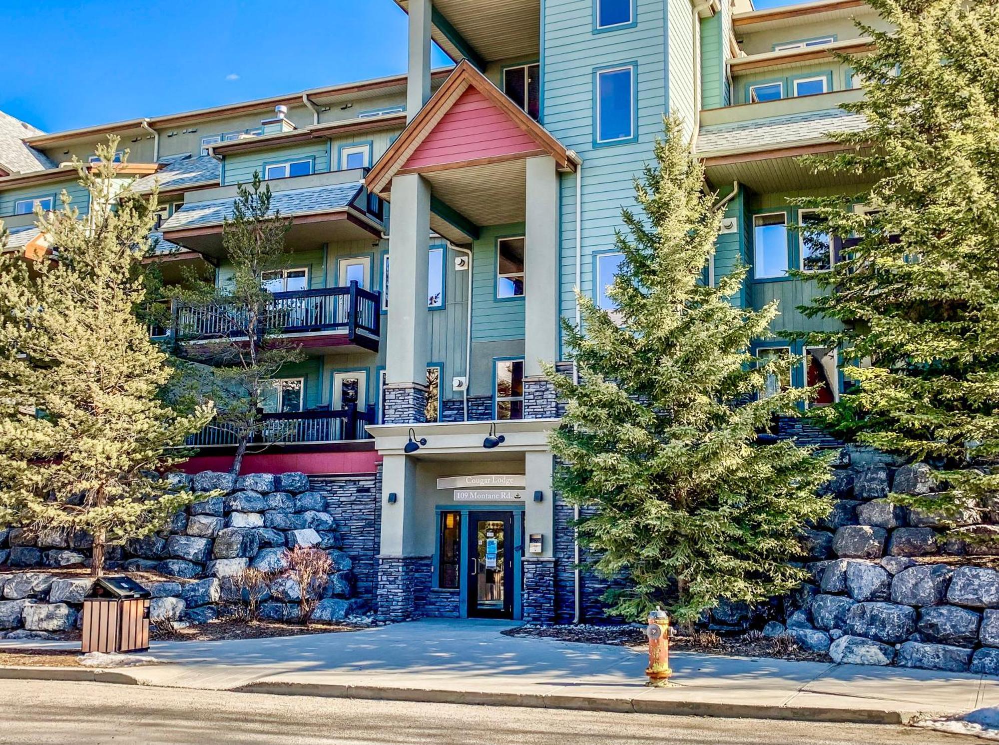 Canmore Mountain View Loft Apartment Heated Outdoor Pool Exterior foto